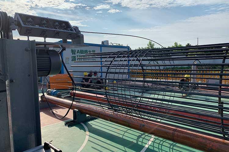 同時該設備獨立施工不受各工序影響，不間斷完成主筋箍筋焊接成型，繞筋過程施焊等全部過程